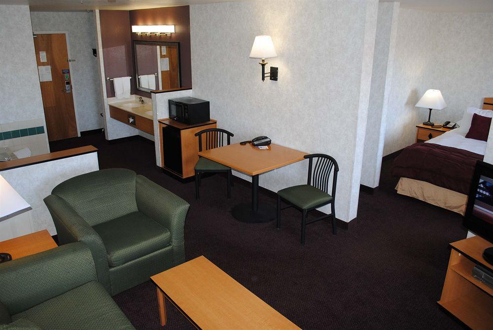 Crystal & - West Valley Hotel