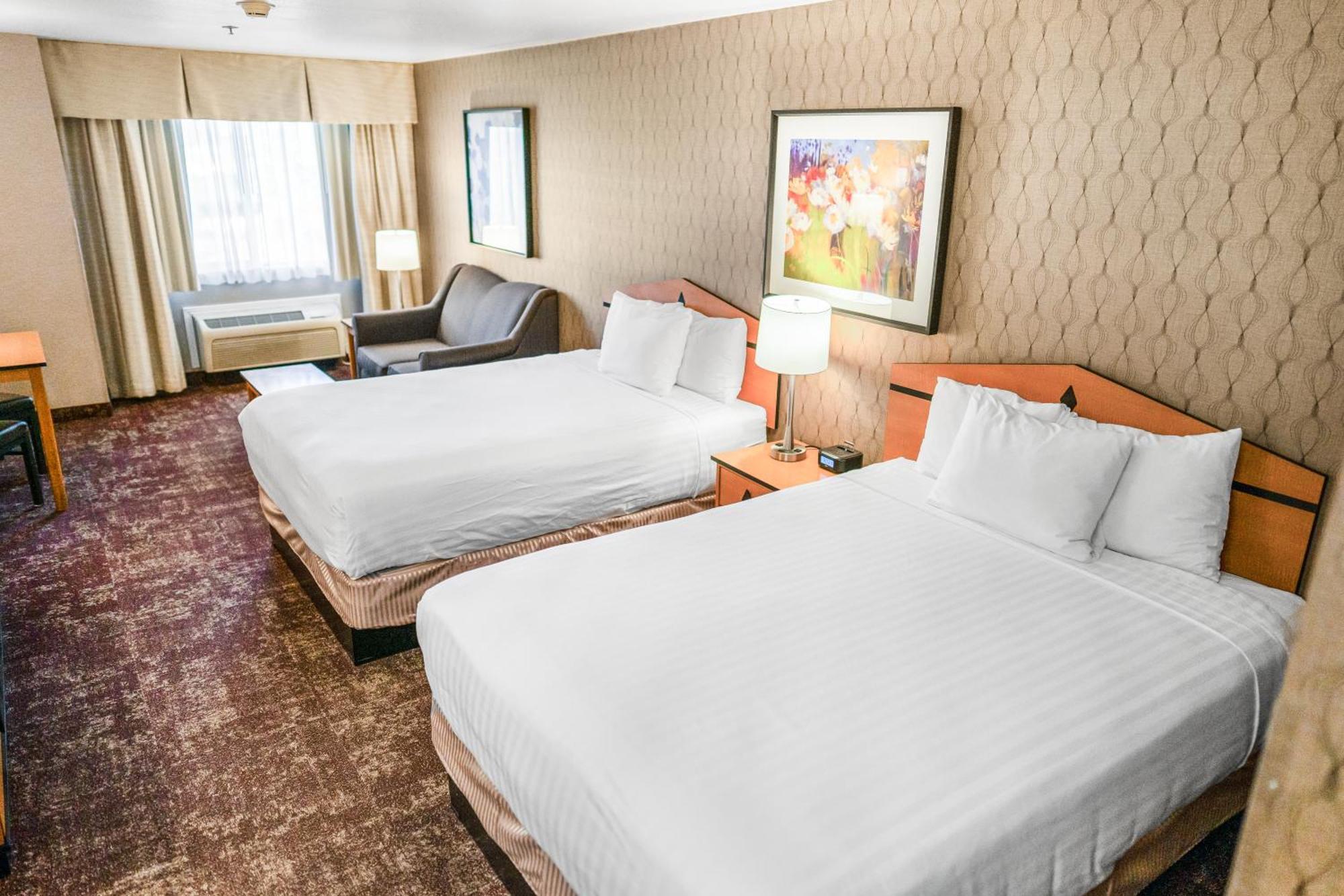 Crystal & - West Valley Hotel